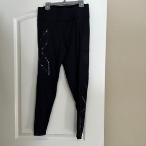 Women’s 2xu compression bottoms